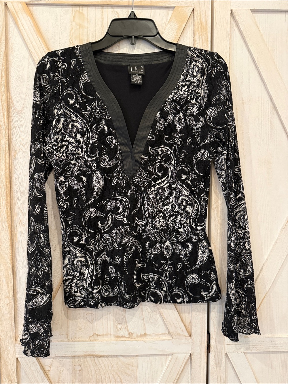 INC International Concepts Black and White Paisley V-Neck Long Sleeve Top